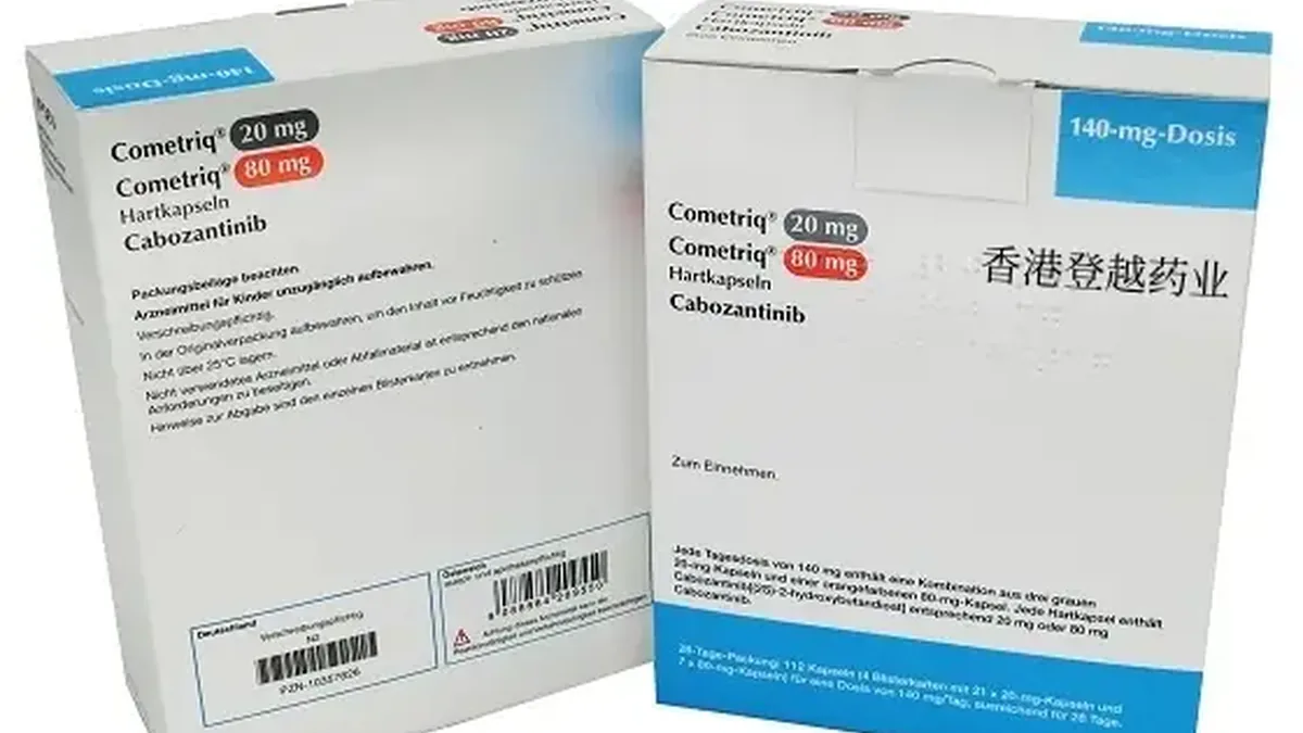 患者正在记录卡博替尼副作用日记，包括腹泻次数和血压数值